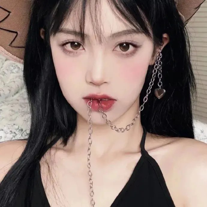 女孩的钓鱼慢活